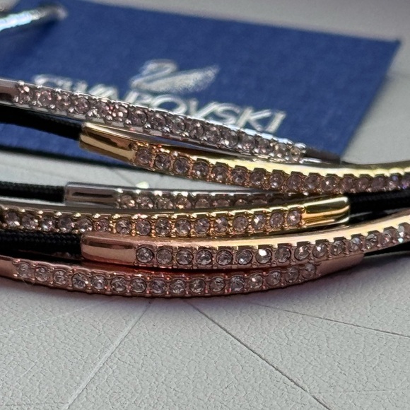 ✨ Edgy Swarovski Black Leather, Crystal Bracelet with Rose Gold Plated Settings - Picture 14 of 16